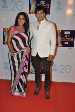 Vivek Oberoi, Priyanka Alva at Zee Awards red carpet in Mumbai on 6th Jan 2013 (205).JPG